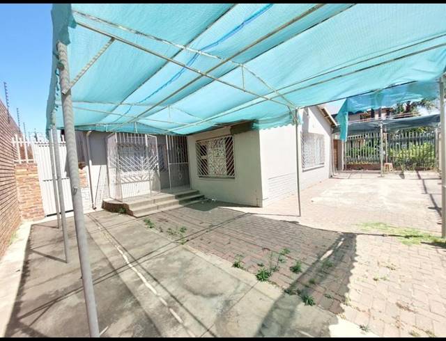 3 BEDROOM PROPERTY TO RENT IN LAUDIUM